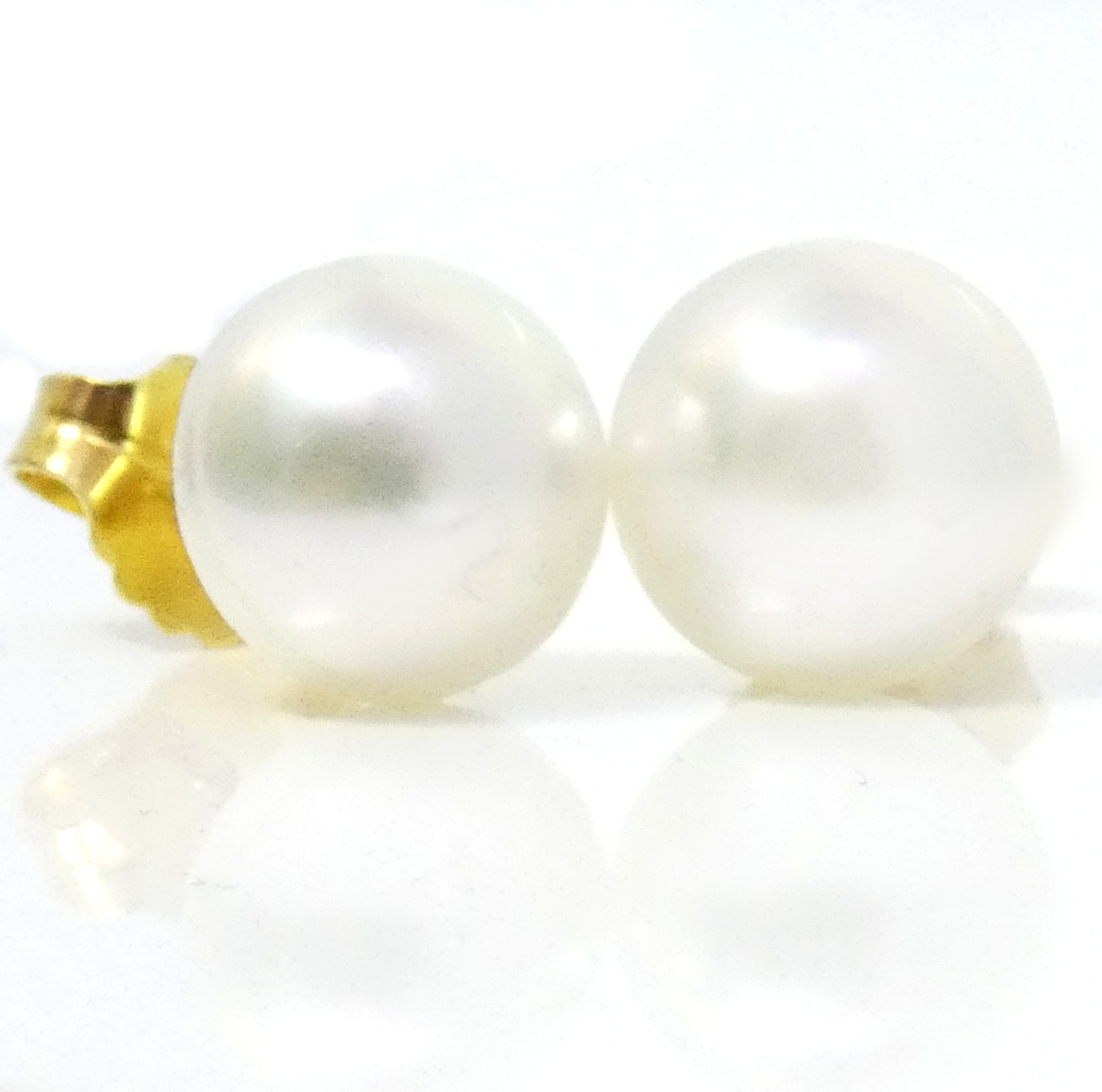 White South Sea Button Pearl Stud Earrings